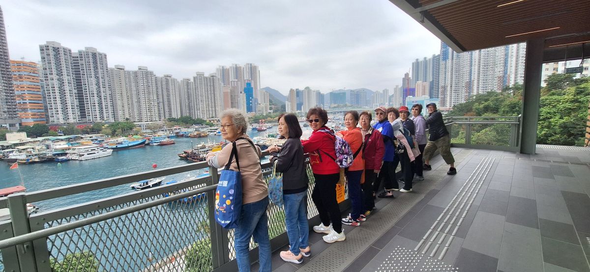 鴨脷洲大踏步